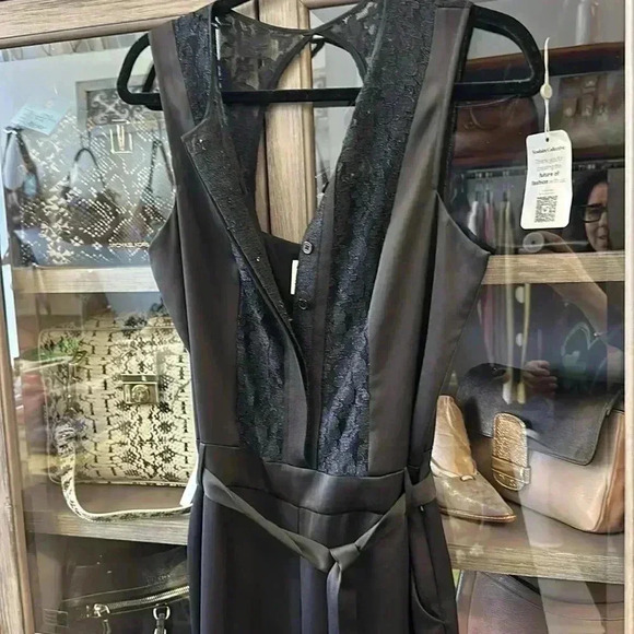 Elevenses from Anthropologie Lace Detail Sleeveless Black Jumpsuit Size 6 - Picture 4 of 10